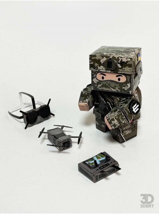 Пилот FPV-дрона из бумаги
