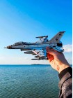 Літак Бойовий Сокіл F-16, білий